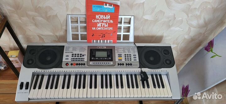 Синтезатор Tesler KB-6190