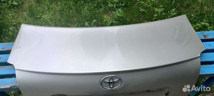 Крышка багажника toyota avensis 250