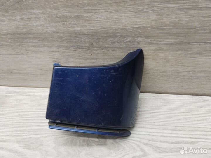 Накладка под фонарь Mercedes Vito