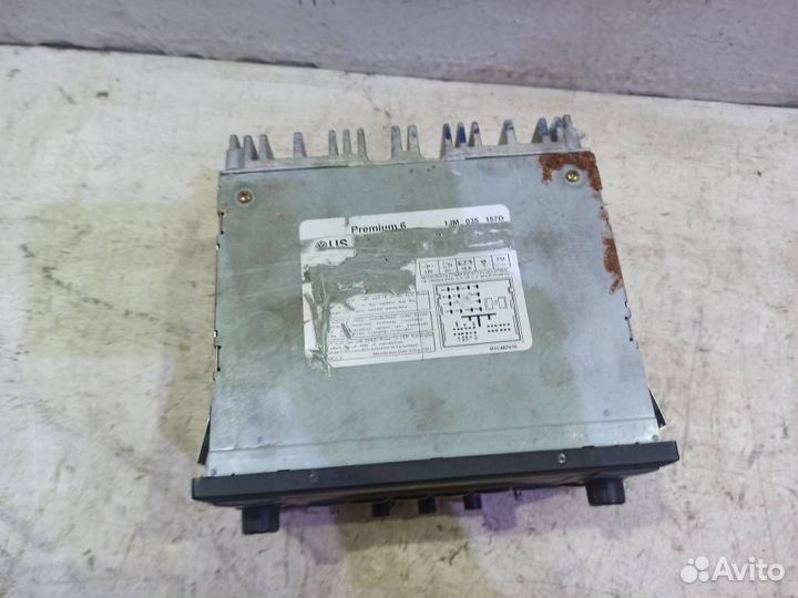 Магнитола 1JM035157D