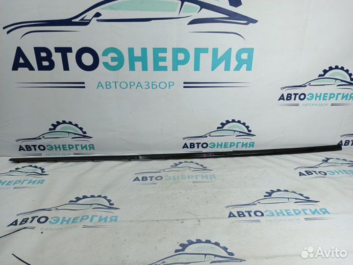 Уплотнитель проема левый Chevrolet Cruze F16D3