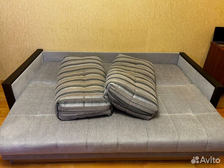 Диваны и кресло бу