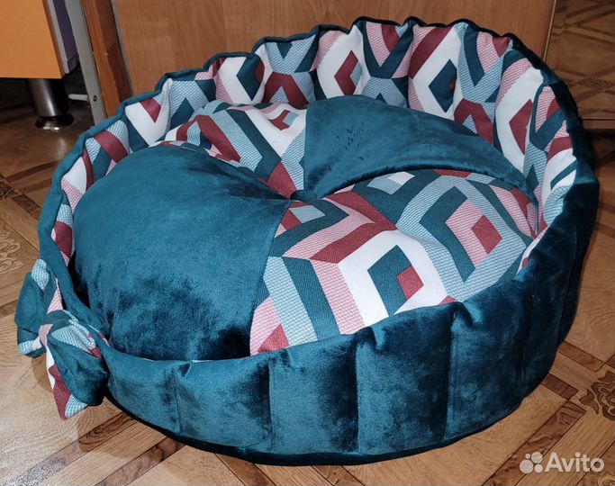 Лежанка для кошек и собак