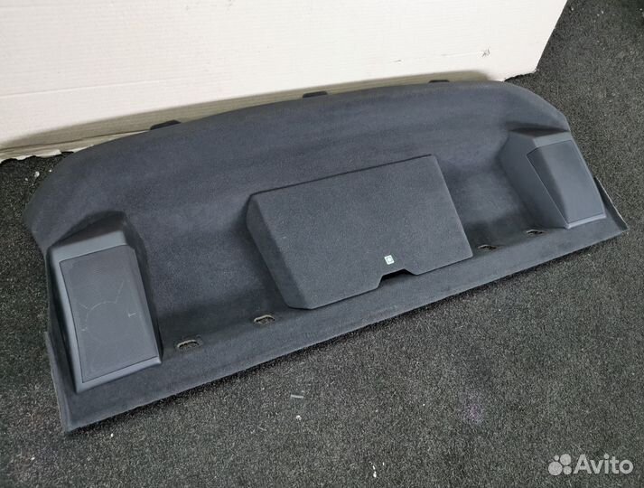 Полка задняя на Mercedes W124. Седан. Черный цвет