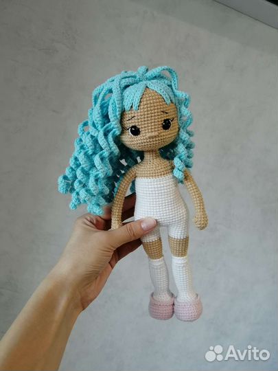 Игрушка вязаная кукла