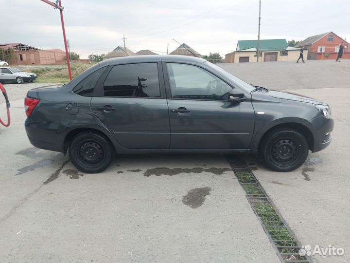 LADA Granta 1.6 МТ, 2019, битый, 147 000 км