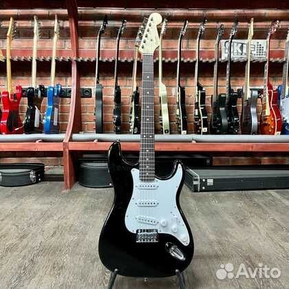 Электрогитара Fender Squier + Аксессуары