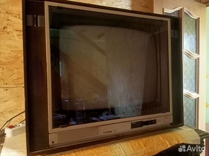 Раритетный японский телевизор Sanyo CEM2605SV