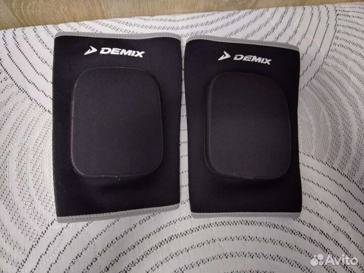 Наколенники