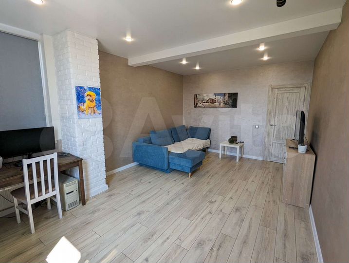 2-к. квартира, 59 м², 8/8 эт.