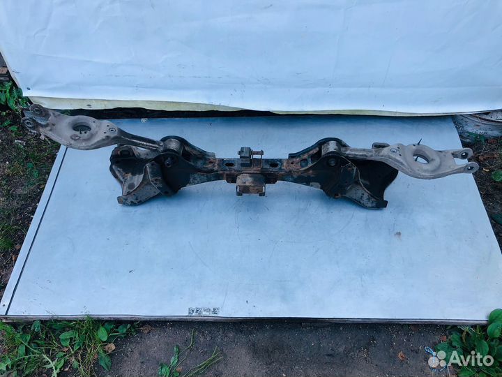 Задняя балка (подрамник ) Hyundai i40