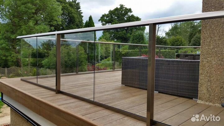 Стеклянные ограждения лесниц