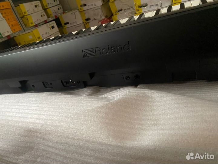 Roland FP30x WH/ FP10 BK цифровое фортепиано