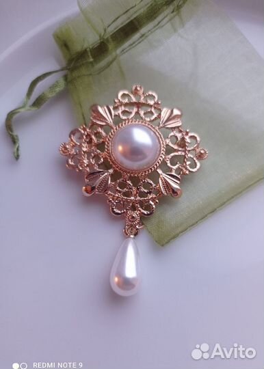Комплект брошь+ серьги барокко. Новые
