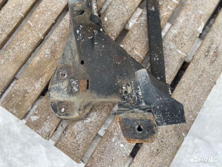 Подрамник передний Volvo S40 седан B4184S2 1.8