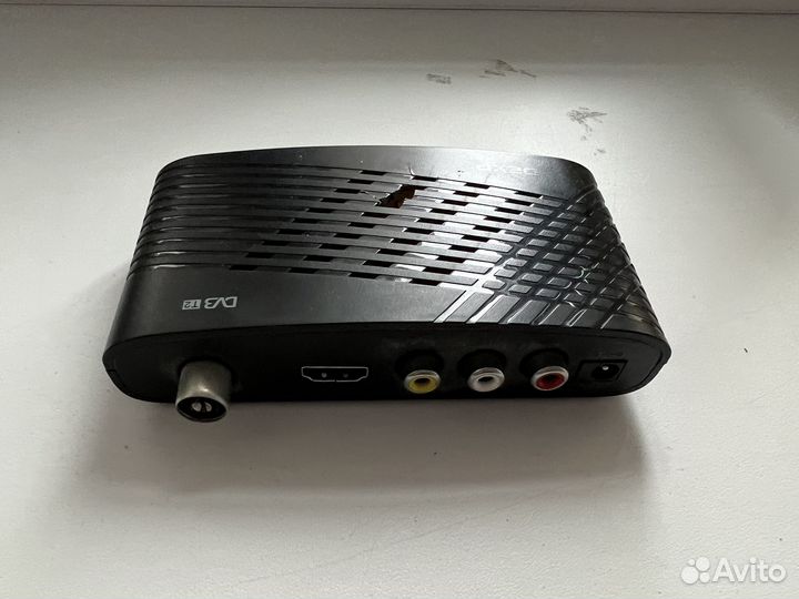 Продам тв-приставку dexp dv3 t2