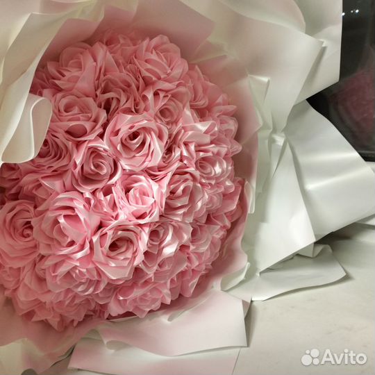 Букет роз из атласных лент