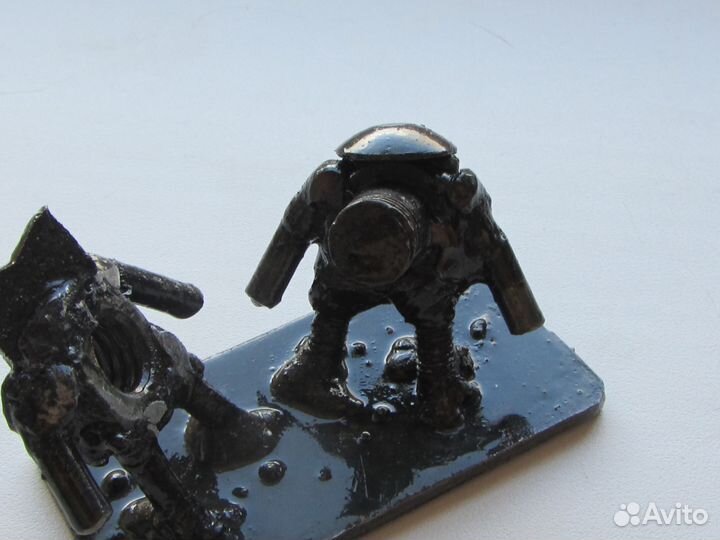 Статуэтка из металла он+она