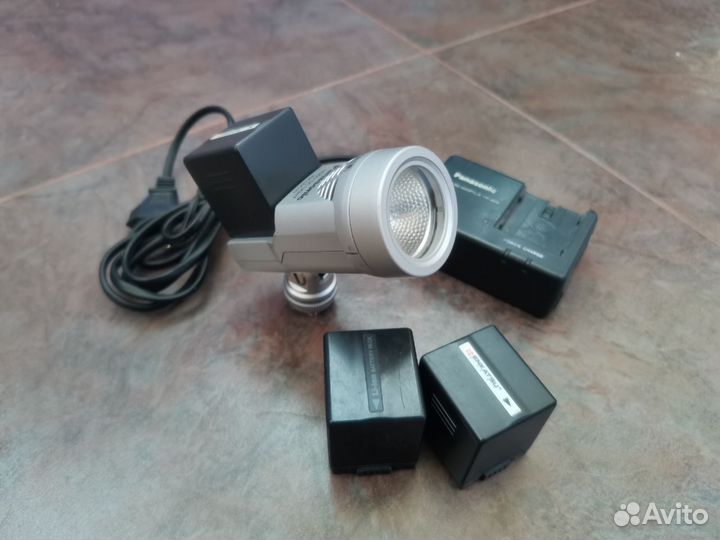 Лампа-свет на видеокамеру, Panasonic VW-LDC10