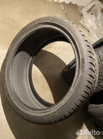 Goodyear UltraGrip Winter 255/35 R19 96V