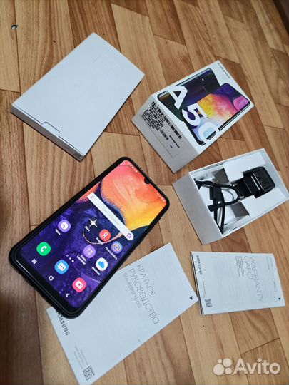 Samsung Galaxy A50, 4/64 ГБ