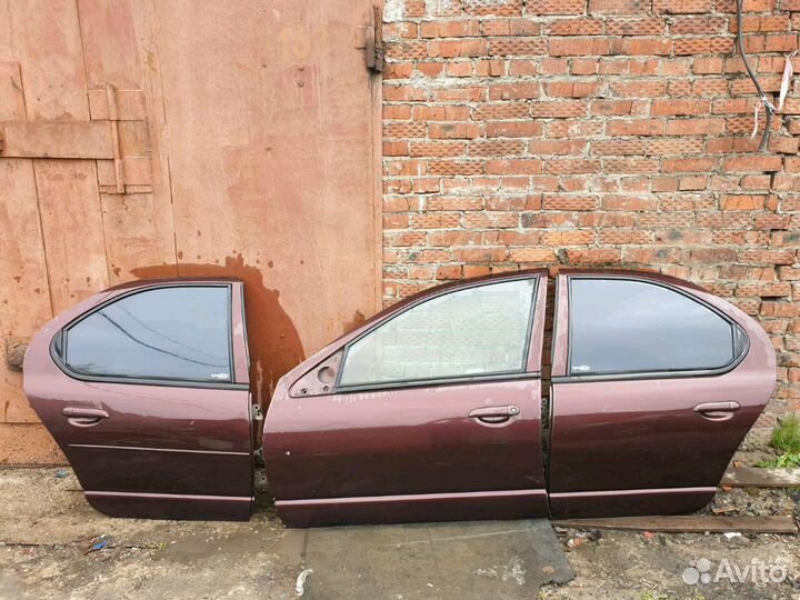 Дверь задняя правая Dodge Stratus 1