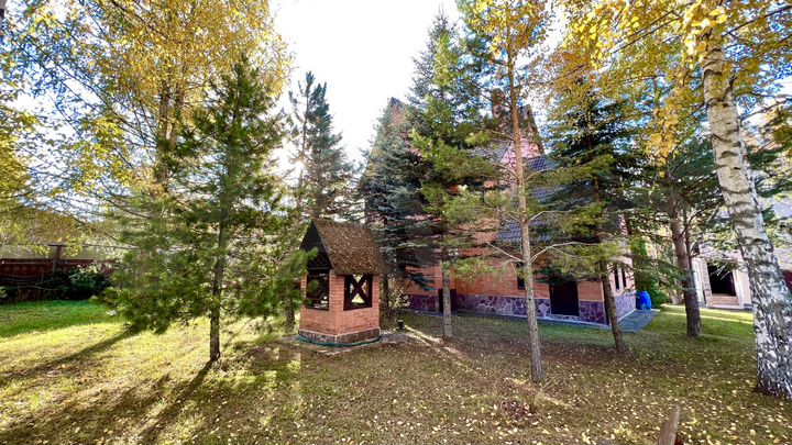 Коттедж 146 м² на участке 12 сот.