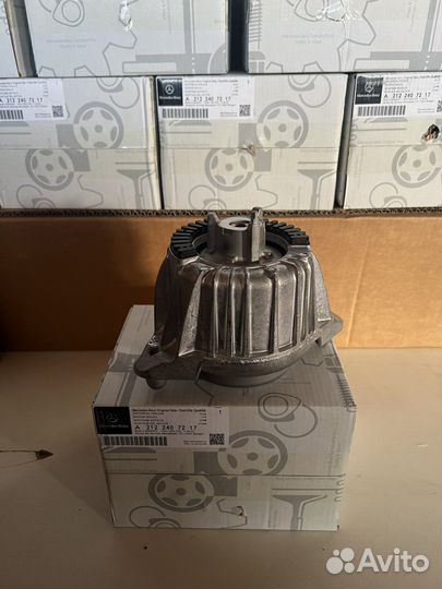 Подушка двигателя Mercedes-Benz w212