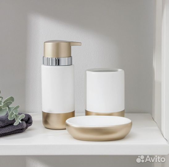 Набор аксессуаров для ванной комнаты