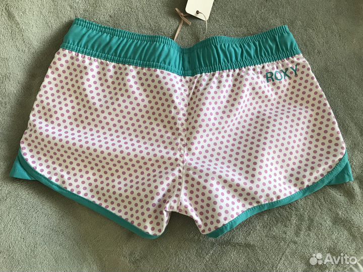 Шорты с этикеткой Roxy 40-42