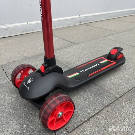 Самокат детский со светящимися колесами