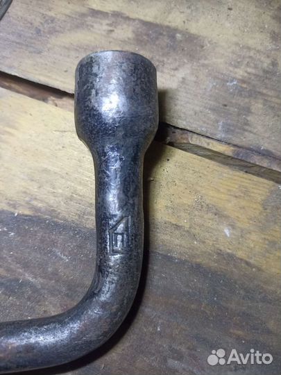 Ключ балонный диковинный 17