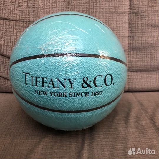 Баскетбольный мяч Tiffany & Co