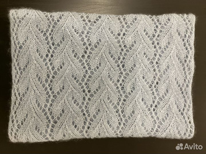 Вязаный шарф из мохера ручной работы