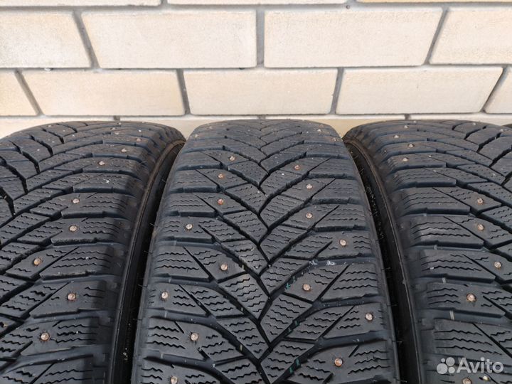 Triangle IceLink Trin PS01 215/60 R17