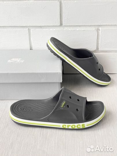 Новые мужские сланцы Crocs