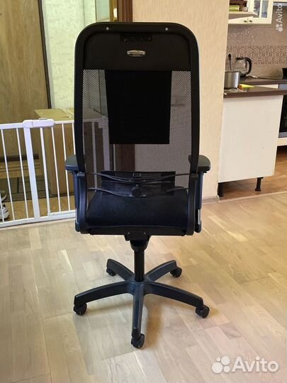 Эргономичное компьютерное кресло