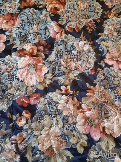 Покрывало стеганное с подушками шелк