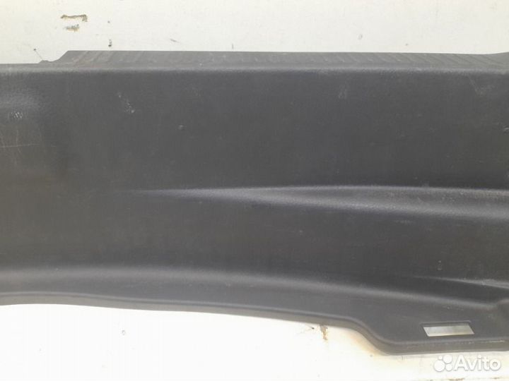 Накладка замка багажника Toyota Camry XV70