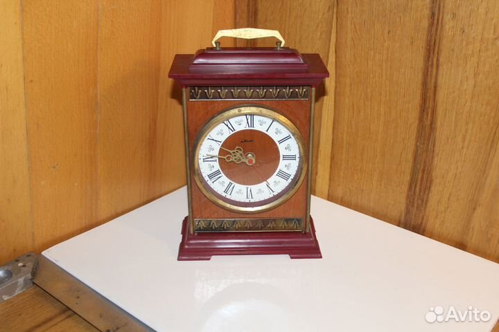 Часы настольные 