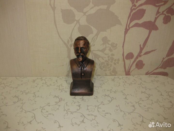 Бюст Дзержинского