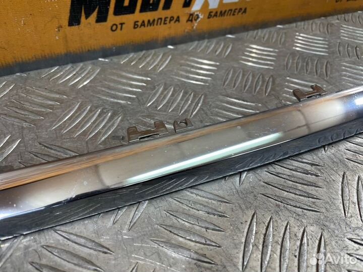 Хром решетки радиатора передний левый Volkswagen