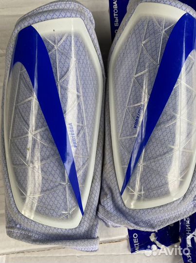 Футбольные щитки