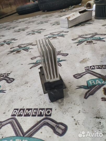 Резистор отопителя Peugeot 406