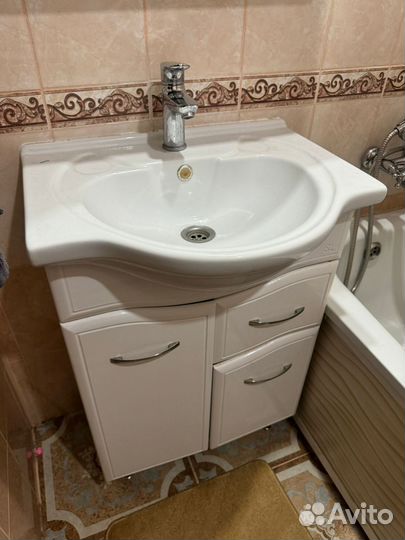 Шкафчик для ванной