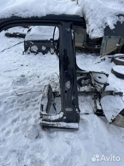 Средняя/Центральная правая стойка Kia Picanto 2