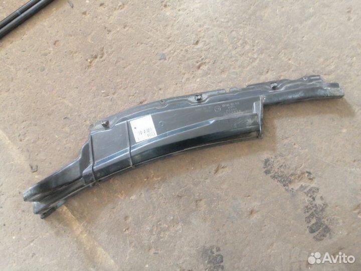 Решетка стеклоочистителя Mazda 3 BK LF 2006