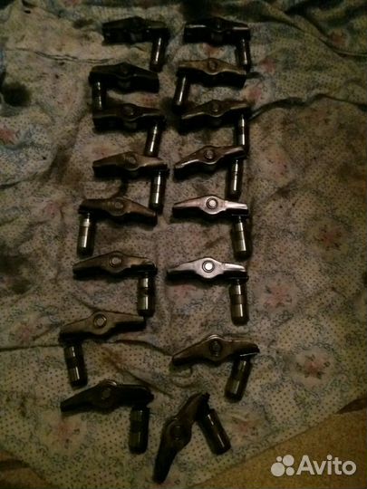 Рокер клапана и распределительные валы на Ford Kug