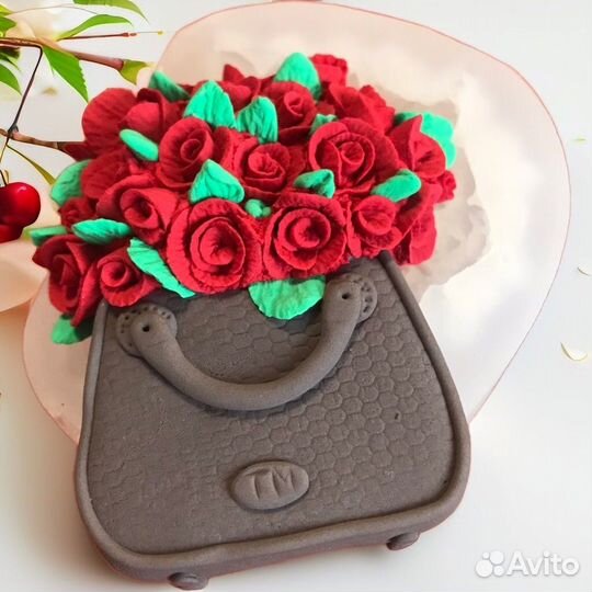 Молд для шоколада и мыла. Сумочка с букетом цветов