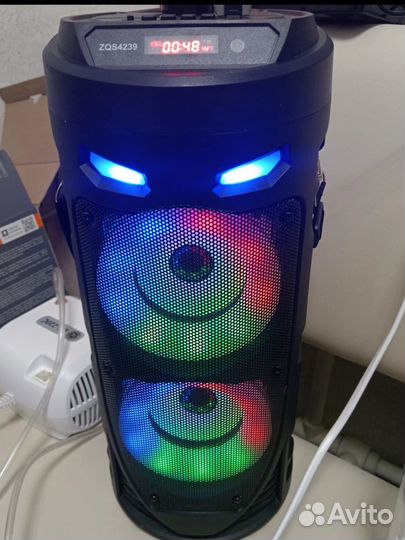 Музыкальная колонка с блютузом новая